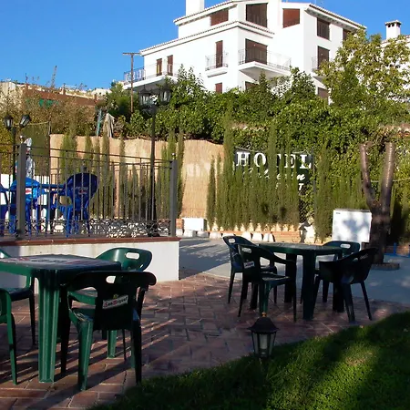 Calderon מלון 3*