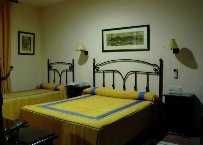 Calderon Hotel 3*